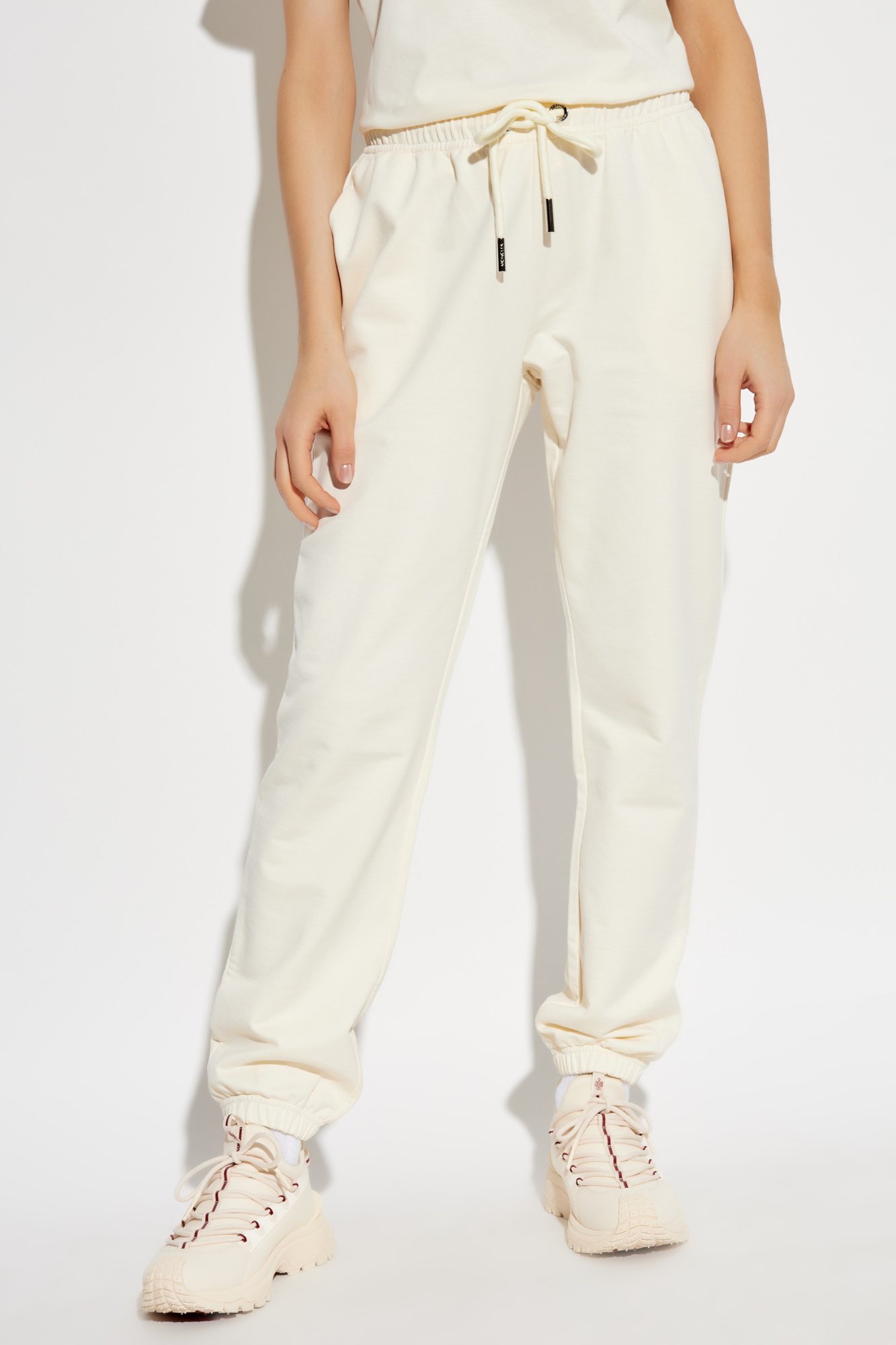 【送料&関税込】Moncler Cream Cotton Joggers MONCLER Tapered Logo-Embroidered Cotton-Jersey Sweatpants